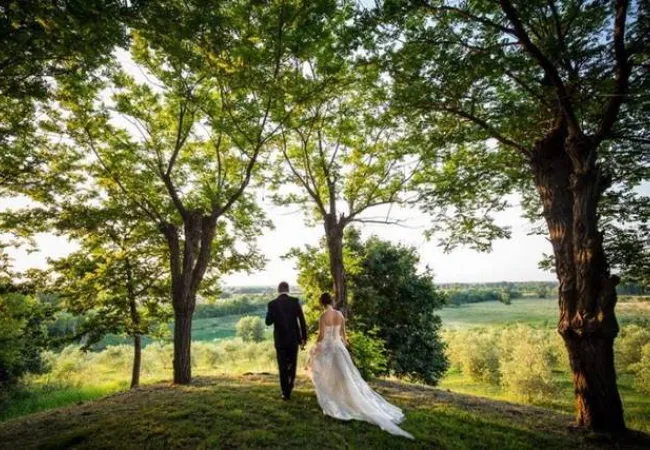 sposi in mezzo alla natura