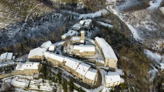 Casteldelci con neve da drone